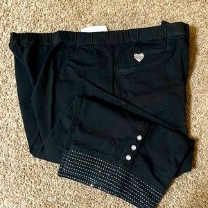 Quacker Factory Denim Capris with rhinestone embellishments -Black  Size 3X
